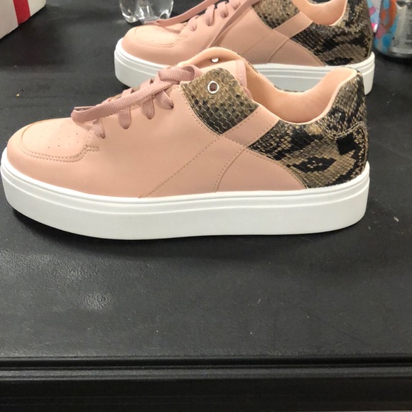 pink sneakers with snakeskin detail - Picture 2 of 4